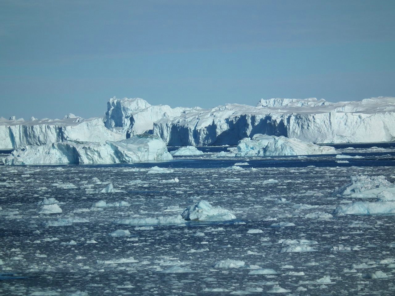 Полуостров южного океана. Море Беллинсгаузена — ; море Амундсена —. Моря: Амундсена, Беллинсгаузена, Росса, Уэдделла.. Море Росса Уэдделла море Амундсена. Уэдделла Антарктида.